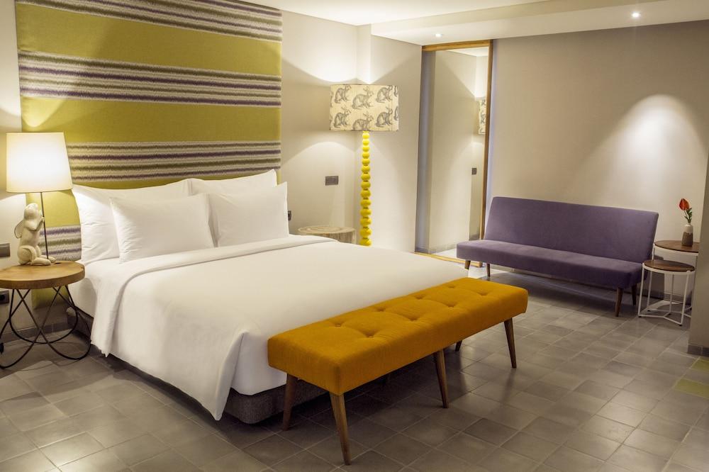 Tijili Hotel 4*